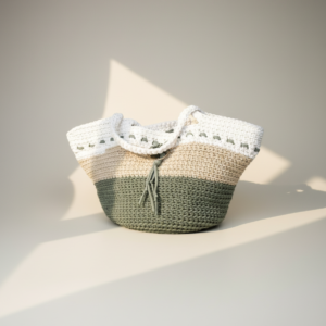 cesta de crochet hecha a mano
